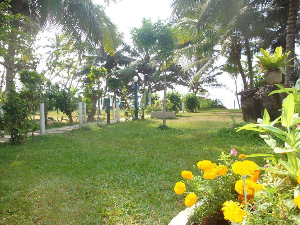 Villa Jayananda Dickwella Exterior photo